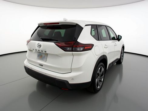 Used 2025 Nissan Rogue SV FWD image 9