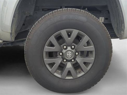 Certified 2022 Toyota Tacoma SR5 w/ Technology Package RWD image 6