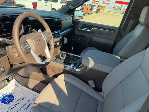 New 2026 GMC Sierra 1500 SLT image 16