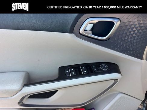 Certified 2023 Kia Soul EX FWD image 12