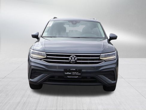 Used 2023 Volkswagen Tiguan SE AWD/4WD image 2