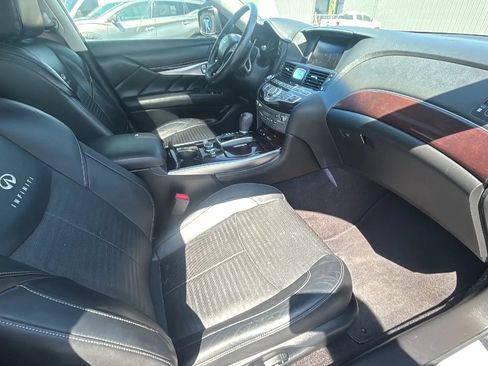 Used 2012 INFINITI M37 w/ Sport Pkg RWD image 2