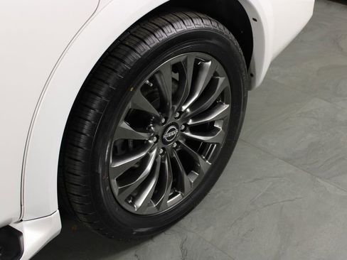 Certified 2022 Nissan Armada Platinum w/ Captain's Chairs Package image 14