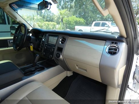 Used 2016 Ford Expedition XLT w/ Equipment Group 202A RWD image 50