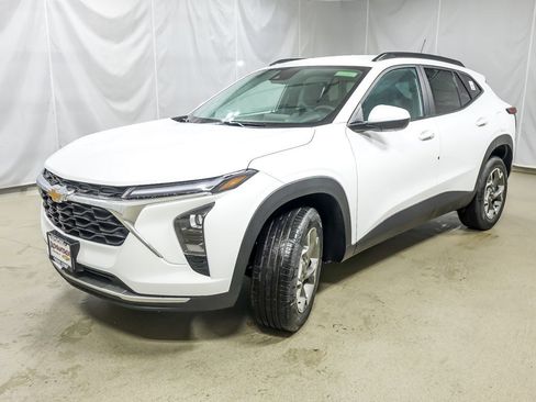 New 2026 Chevrolet Trax LT w/ Driver Confidence Package image 4