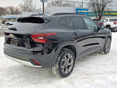 Used 2024 Chevrolet Trax LT w/ Driver Confidence Package image 8