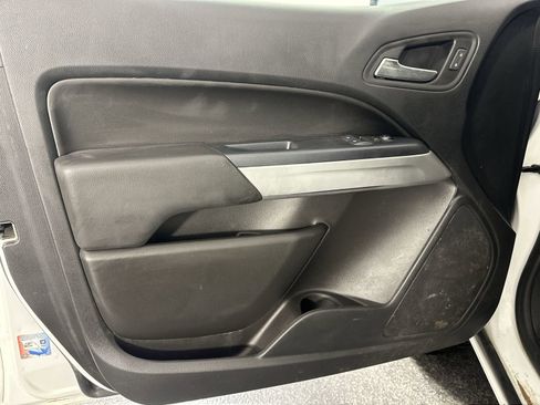 Used 2020 Chevrolet Colorado LT w/ Safety Package image 31