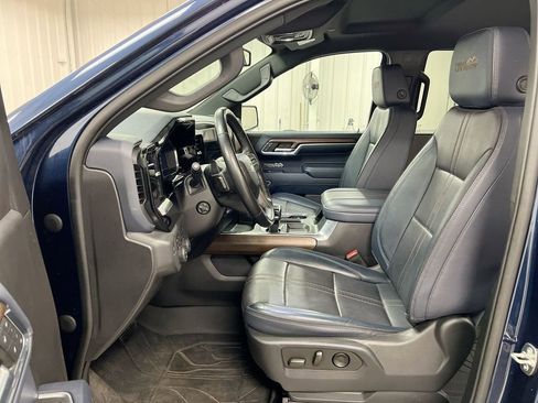 Used 2023 Chevrolet Silverado 1500 High Country w/ Z71 Off-Road Package AWD/4WD image 19