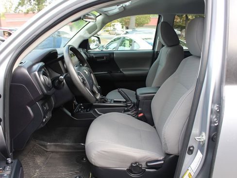 Used 2020 Toyota Tacoma SR w/ SR Convenience Package image 16