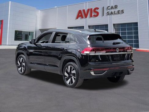 Used 2025 Volkswagen Atlas Cross Sport SE FWD image 9