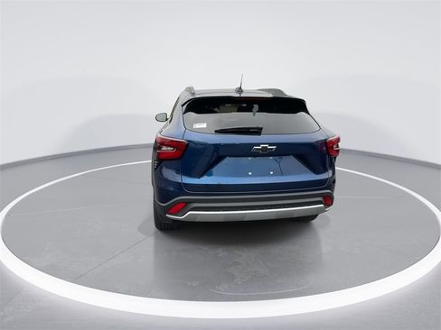 Used 2024 Chevrolet Trax LT w/ Driver Confidence Package image 7