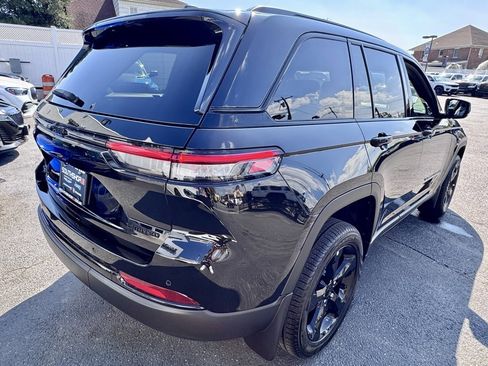 New 2025 Jeep Grand Cherokee Limited w/ Black Appearance Package image 7