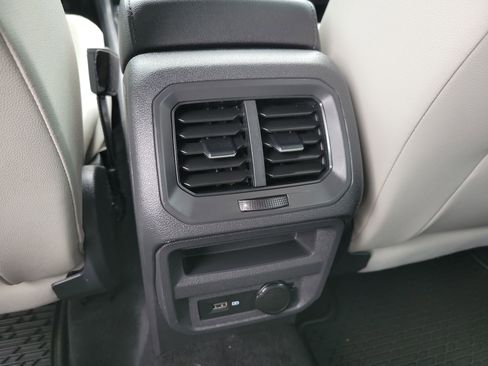 Used 2020 Volkswagen Tiguan SE R-Line image 15