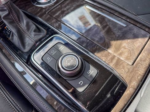 Used 2024 Nissan Armada Platinum w/ Captain's Chairs Package image 37