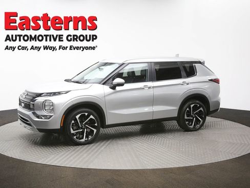 Used 2024 Mitsubishi Outlander SE image 56