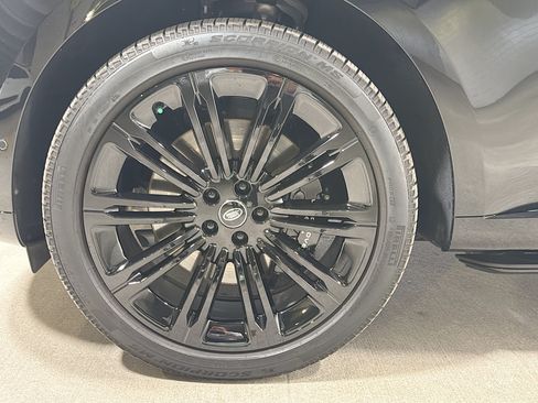 Used 2025 Land Rover Range Rover Autobiography AWD/4WD image 42