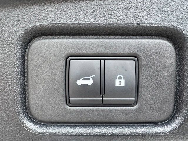 Used 2025 Nissan Pathfinder Platinum FWD image 8