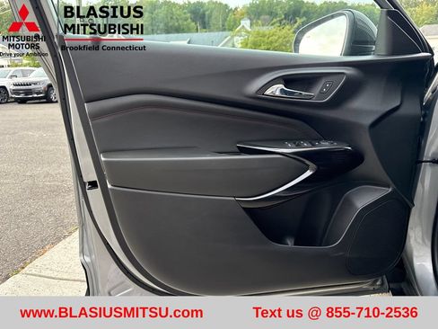 Used 2024 Chevrolet Trax RS w/ Driver Confidence Package FWD image 16