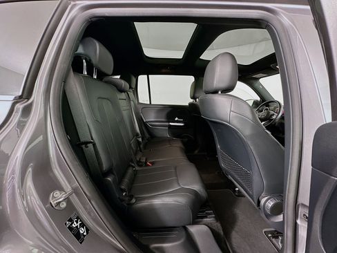 Used 2022 Mercedes-Benz EQB 350 4MATIC image 28