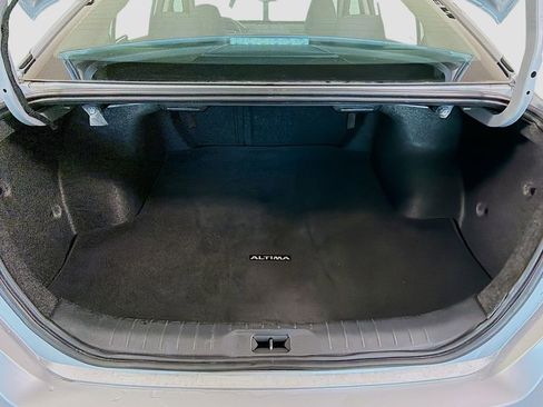 Used 2024 Nissan Altima 2.5 SV image 25