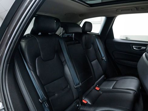 Used 2023 Volvo XC60 B5 Plus AWD/4WD image 23