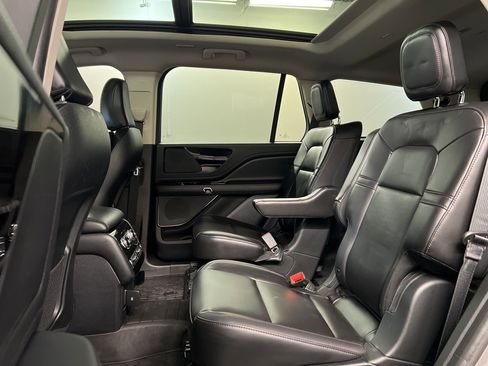 Certified 2023 Lincoln Aviator AWD w/ Premium Package image 33