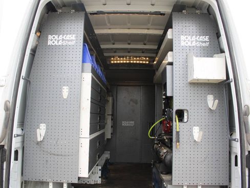 Used 2021 Freightliner Sprinter 2500 RWD image 12