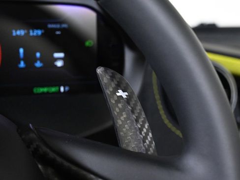 Used 2025 McLaren 750S Spider image 19