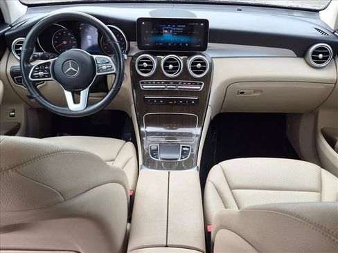 Used 2020 Mercedes-Benz GLC 300 w/ Premium Package image 16