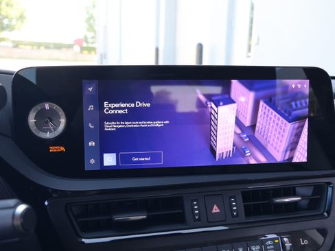 Used 2024 Lexus ES 350 Ultra Luxury w/ Accessory Package (Z2) FWD image 24