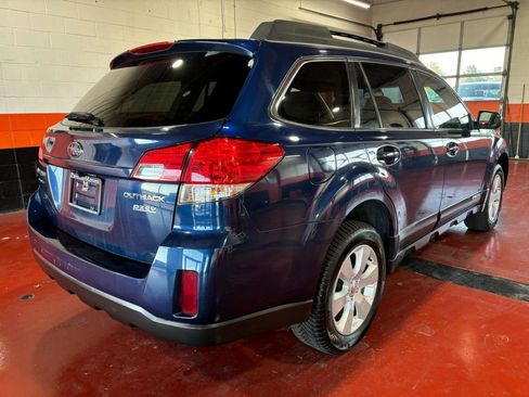 Used 2011 Subaru Outback 2.5i Premium image 7