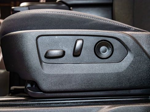 Used 2024 GMC Sierra 2500 SLE w/ SLE Convenience Package image 21