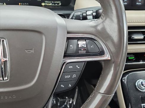 Used 2022 Lincoln Nautilus Reserve image 10