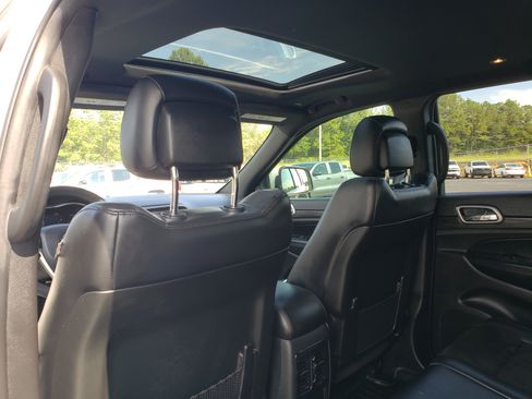 Used 2019 Jeep Grand Cherokee Altitude RWD image 36