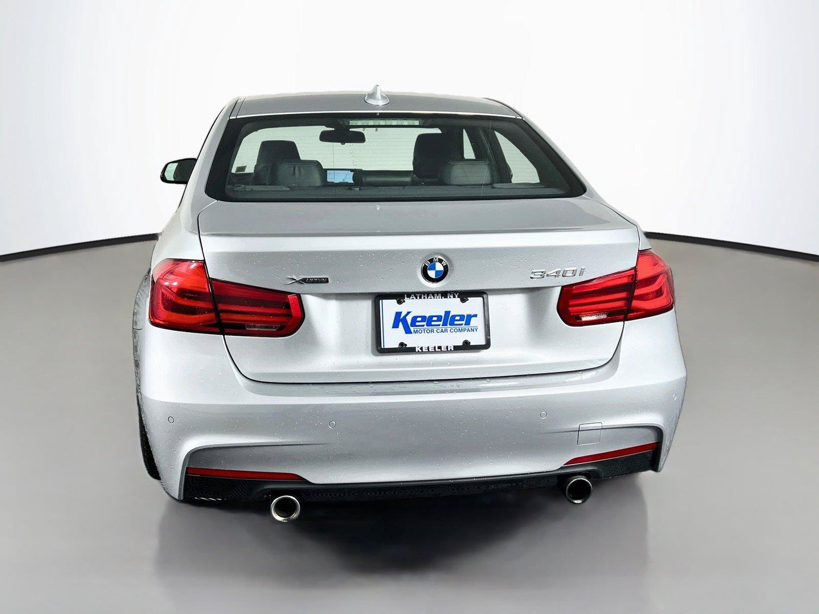 Used 2017 BMW 340i xDrive Sedan AWD/4WD image 5