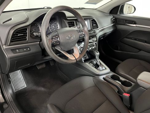 Used 2020 Hyundai Elantra SE w/ Cargo Package (C1) image 3