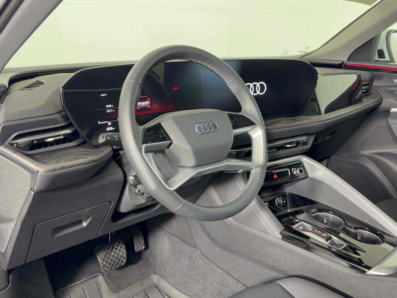 Certified 2025 Audi Q5 Premium Plus AWD/4WD image 4