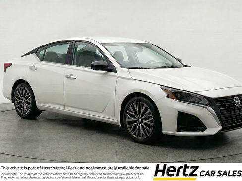 Used 2025 Nissan Altima 2.5 SV FWD image 1