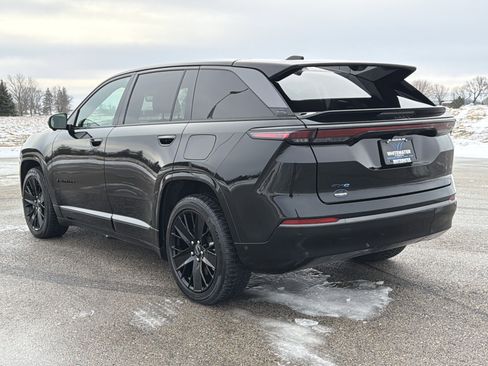 Used 2024 Jeep Wagoneer Launch Edition image 32