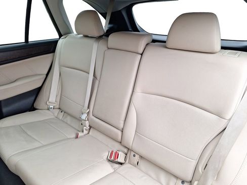 Used 2018 Subaru Outback 2.5i Limited image 11