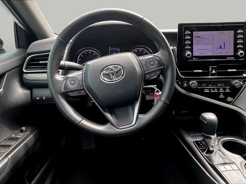 Used 2023 Toyota Camry SE FWD image 6