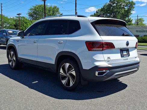 Used 2024 Volkswagen Taos SE AWD/4WD image 4