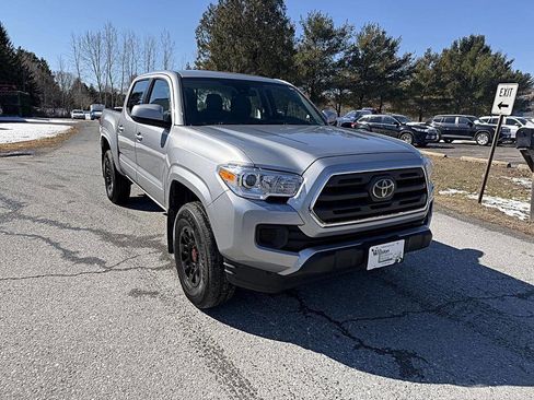 Used 2018 Toyota Tacoma SR w/ SR Convenience Package image 7