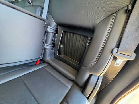 Used 2025 GMC Sierra 1500 SLT AWD/4WD image 60