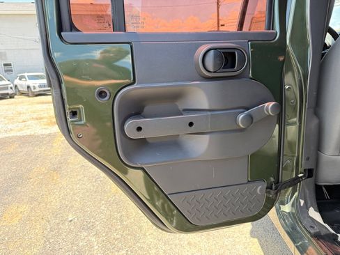 Used 2009 Jeep Wrangler Unlimited X AWD/4WD image 13