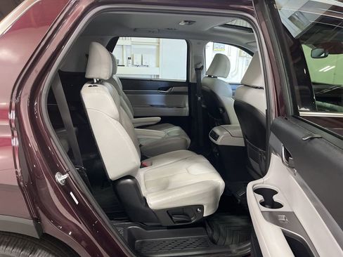 Used 2022 Hyundai Palisade SEL w/ Premium Package image 28