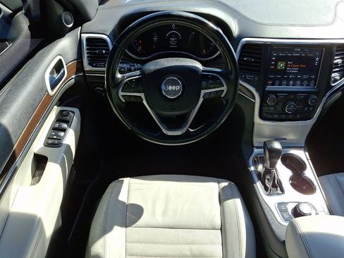 Used 2018 Jeep Grand Cherokee Limited AWD/4WD image 17