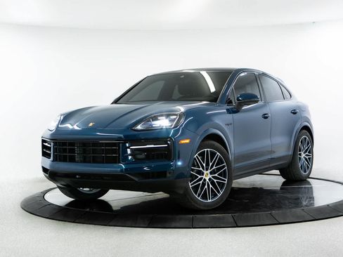 Certified 2024 Porsche Cayenne Coupe AWD/4WD image 1