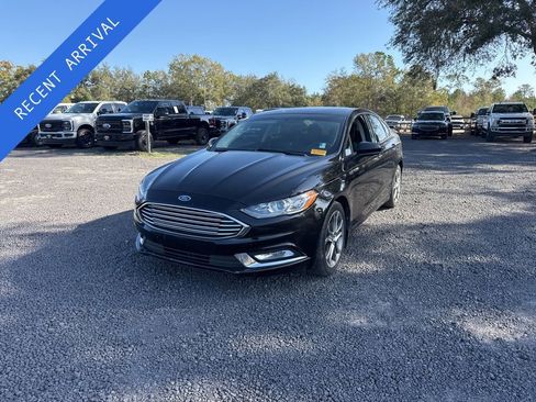 Used 2017 Ford Fusion SE w/ Equipment Group 201A image 1