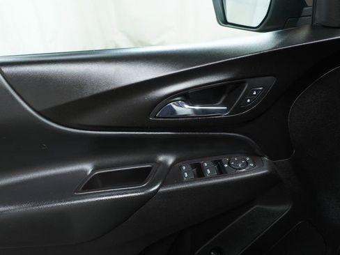 Used 2018 Chevrolet Equinox LT image 22